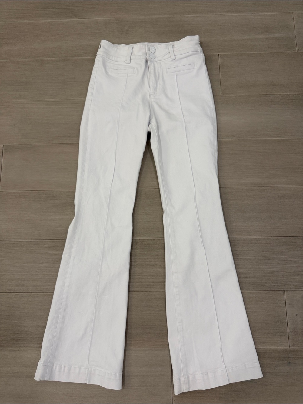 Kut From the Kloth Ana High Rise Flare White Denim w/front seam - Sz 2